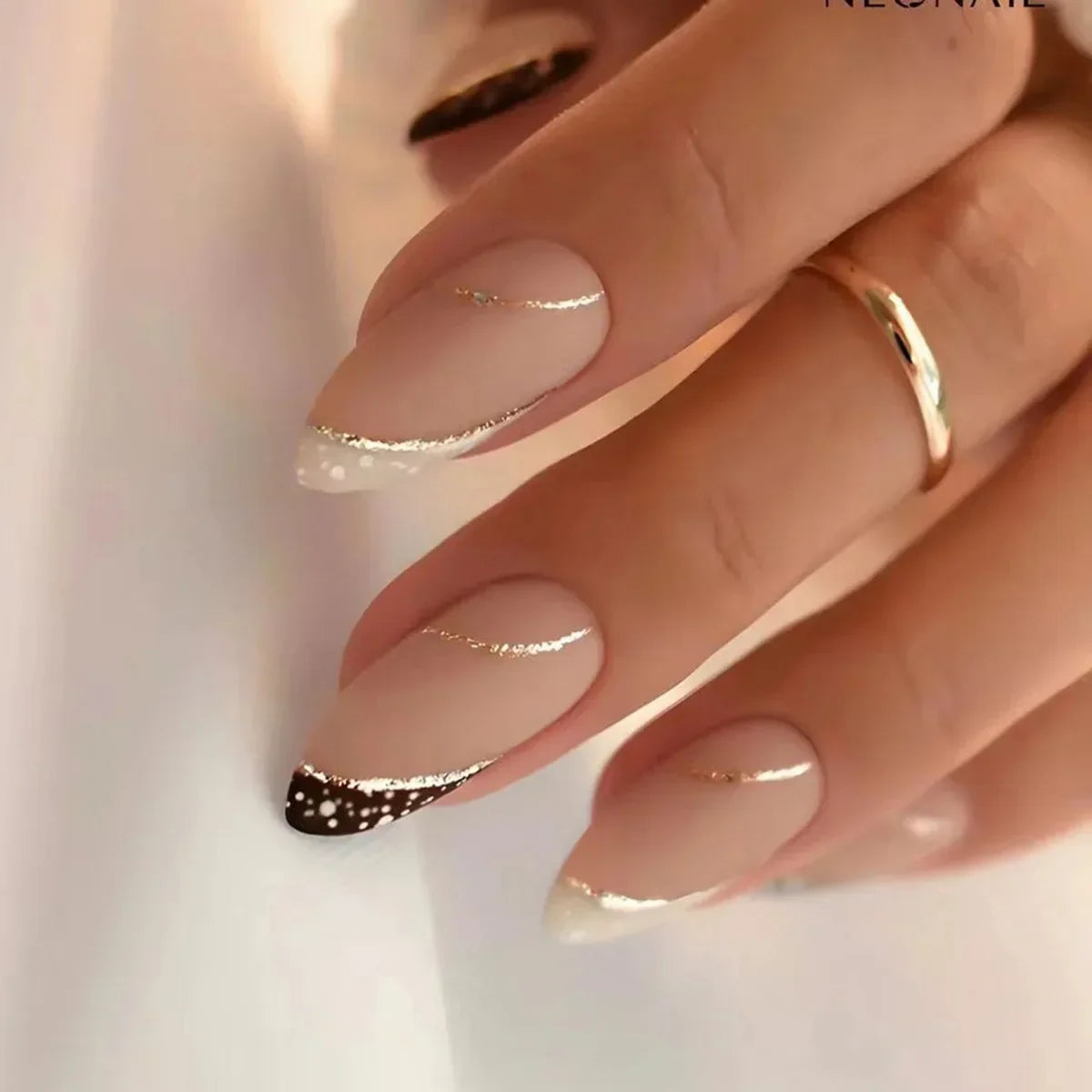Chic Almond Press-On Nails